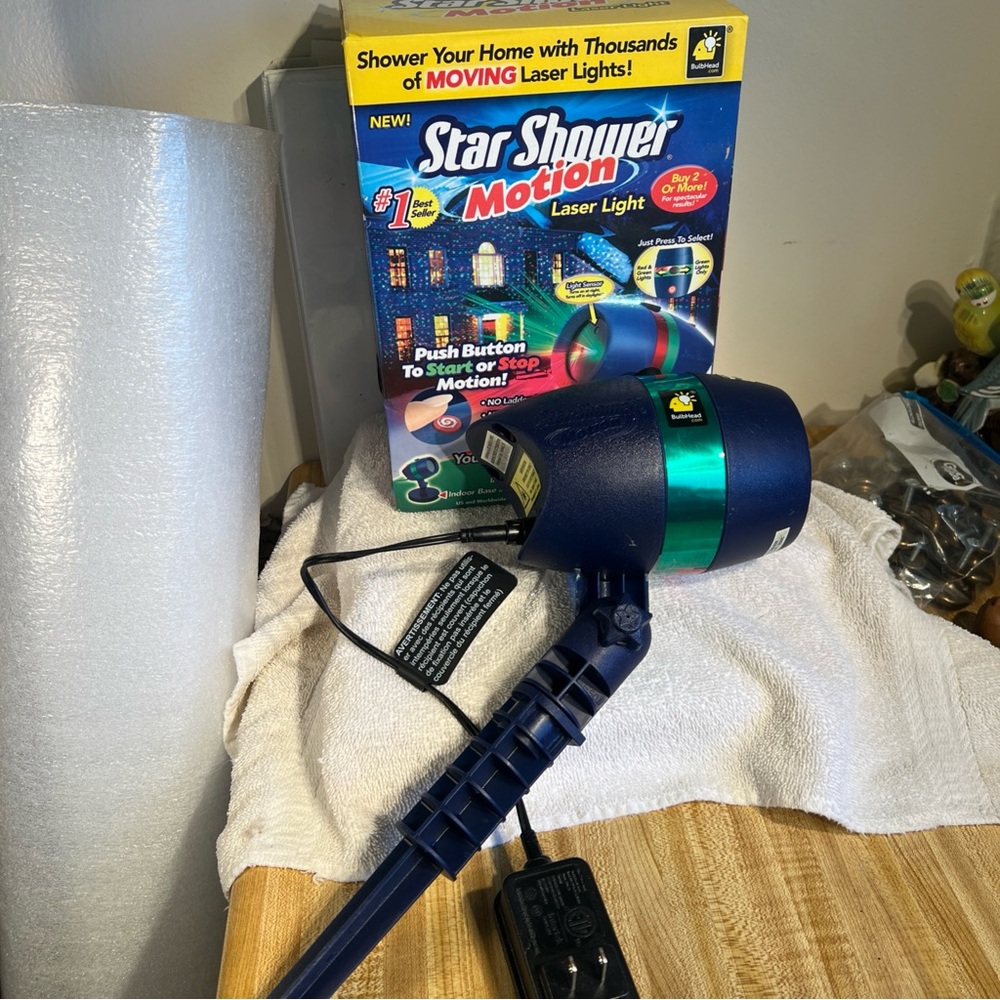 2- BulbHead Star Shower Motion Laser Lights Projector. 1  NIB & 1 Used **READ**